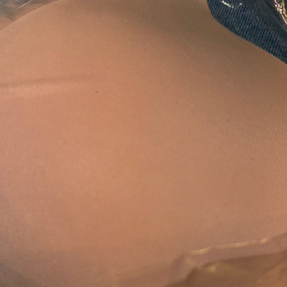 DREAM ANGELS
Smooth Wireless Push-Up Plunge Bra
with Love Cloud™ Innovation - Picture 6 of 8